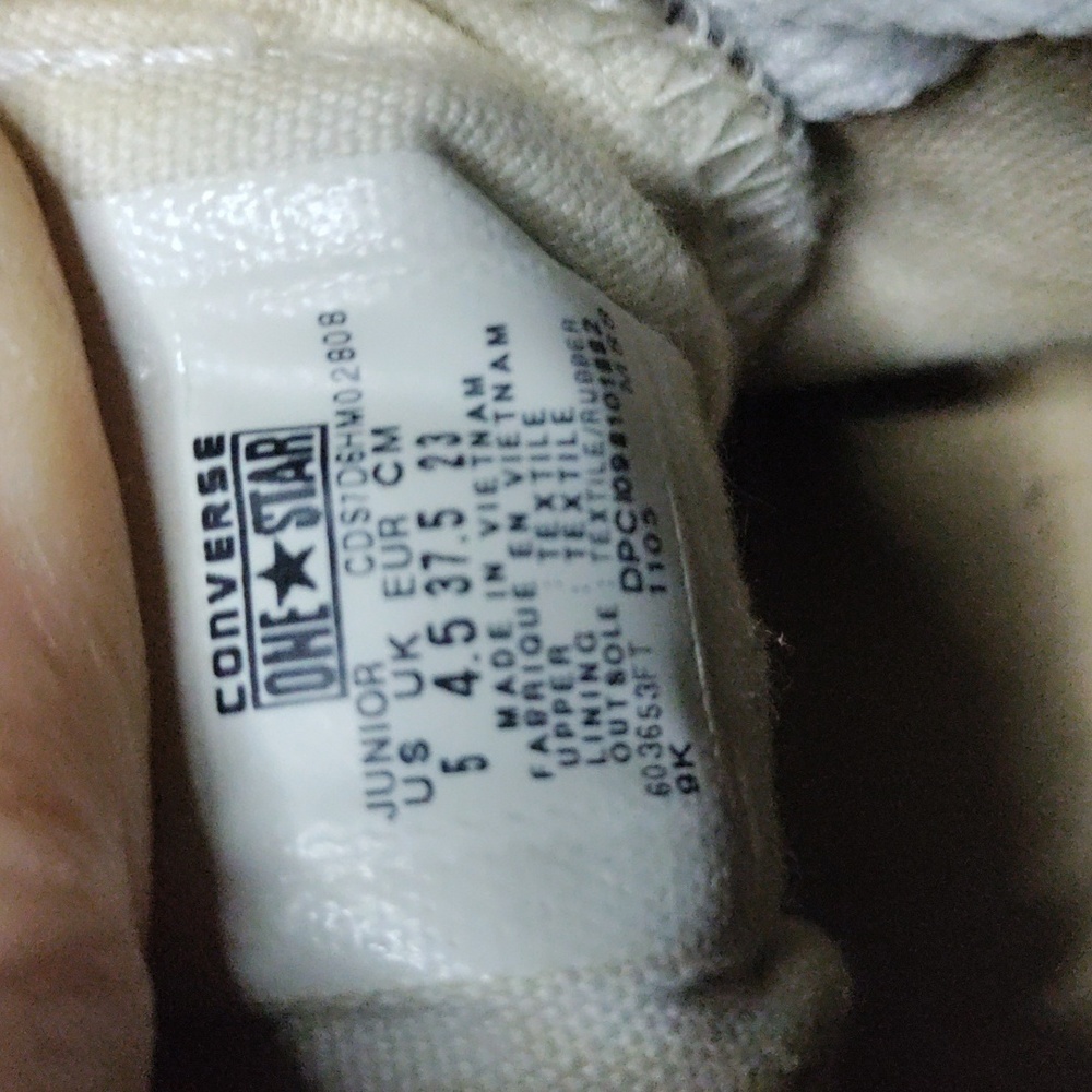 Converse one star Junior size 5 gray and white sneakers - Picture 6 of 6
